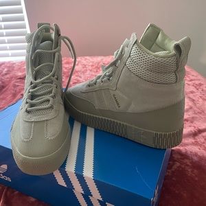 Samba boots